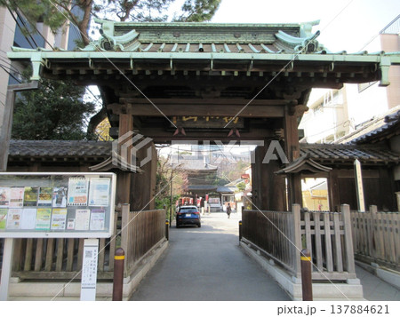 東京都港区！泉岳寺の中門 137884621