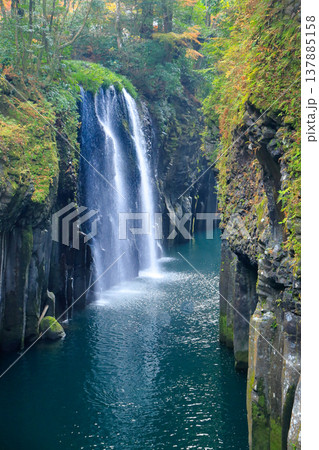 高千穂峡の真名井の滝 宮崎県高千穂町 高千穂峡の真名井の滝 宮崎県高千穂町 137885158