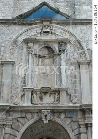 Foscolo Arch on the Revelin Tower in Korcula Foscolo Arch on the Revelin Tower in Korcula 137886154