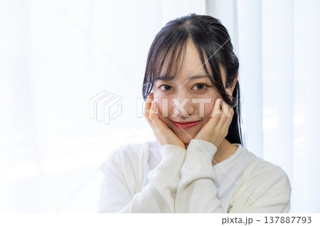 若い女性のビューティイメージ 若い女性のビューティイメージ 137887793