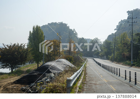 Han River bike path 137888014