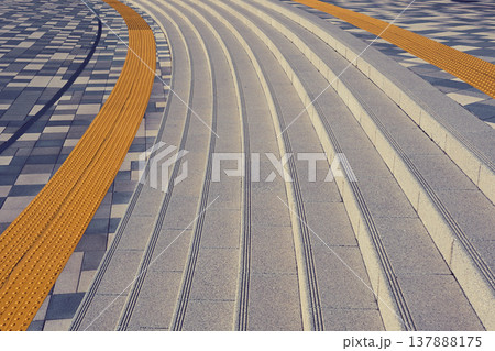 公園広場 137888175