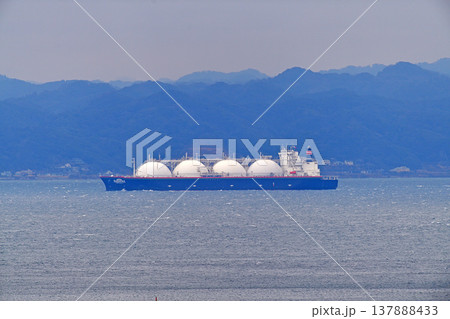 Lloyds TSB General Leasing　浦賀水道　LNG BARKA 137888433