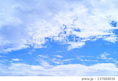 青空と雲イメージ 137888616