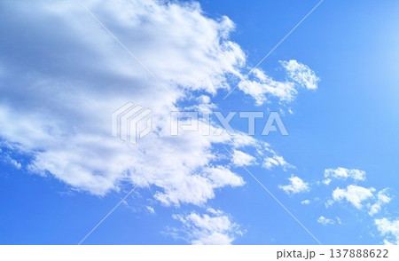 青空と雲イメージ 青空と雲イメージ 137888622