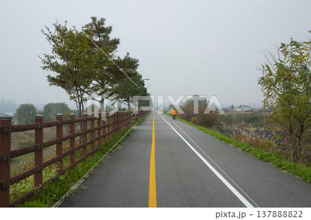 Han River bike path 137888822