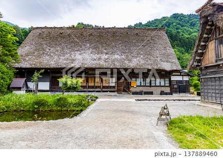 岐阜県　白川郷の風景 137889460