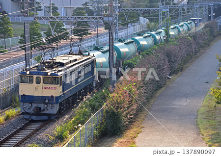 東海道本線 桜木町-東高島 JR貨物 EF65-2068(新鶴見) 東海道本線 桜木町-東高島 JR貨物 EF65-2068(新鶴見) 137890097