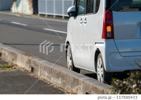 路上駐車 路上駐車 137890433