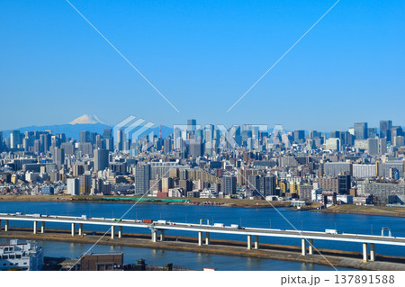 都市風景 東京 ビル群 富士山 東京タワー 都市風景 東京 ビル群 富士山 東京タワー 137891588