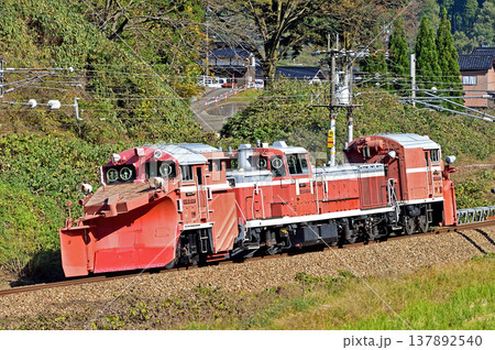あいの風とやま鉄道　石動－倶利伽羅　あいの風とやま鉄道　DE15-1004 137892540