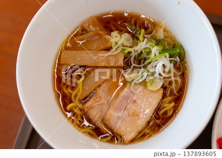 美味しそうなラーメン 美味しそうなラーメン 137893605