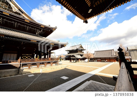 京都府　東本願寺・御影堂 ＆ 御影堂門（重要文化財） 京都市 下京区 常葉町　2022年2月 137893838