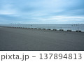 朝の散歩の美しい風景 137894813