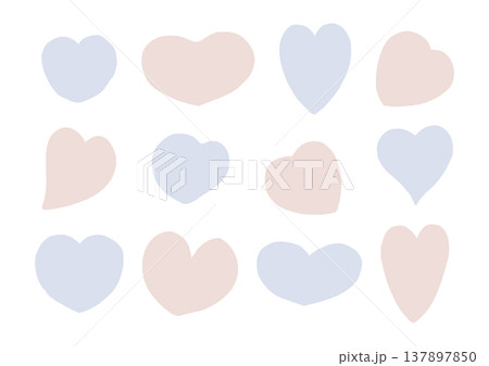 様々な形をしたハート型のゆるい手描きフレームセット(青・茶色) 様々な形をしたハート型のゆるい手描きフレームセット(青・茶色) 137897850