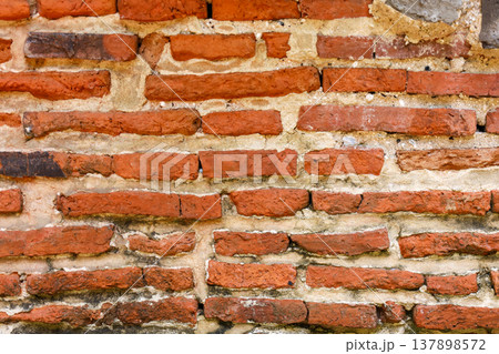 赤レンガの古い壁 赤レンガの古い壁 137898572