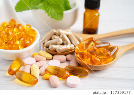 Fish oil vitamin with EPA and DHA,Alternative medicine herbal organic capsule with vitamin E omega 3. 137899177