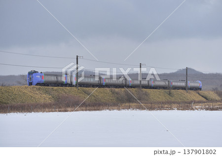 石勝線　追分－南千歳　JR北海道　キハ283系　スーパーおおぞら 137901802