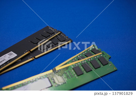 パソコンに組み込むメモリ 137901829
