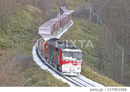 石北本線 生田原-金華(信) JR貨物 DF200-4+E26コキ+DF200-58(五稜郭) 石北本線 生田原-金華(信) JR貨物 DF200-4+E26コキ+DF200-58(五稜郭) 137901988