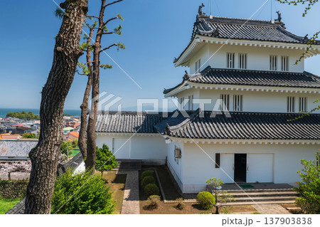 Shimabara castle with city and sea against blue sky in spring, Nagasaki 137903838