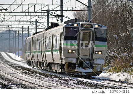 千歳線 島松-北広島 JR北海道 733系 B-101編成(札幌) 千歳線 島松-北広島 JR北海道 733系 B-101編成(札幌) 137904811