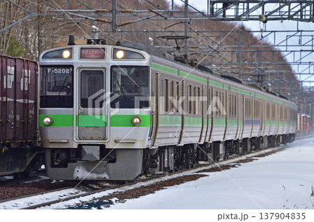 千歳線　西の里（信）　JR北海道　721系　F-5202編成（札幌）　エアポート 137904835