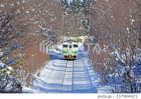 札沼線　豊ヶ岡　JR北海道　キハ40-402（苗穂） 137904921