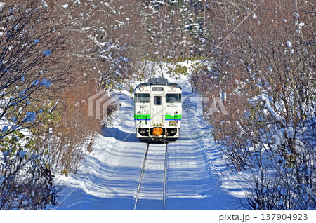 札沼線 豊ヶ岡 JR北海道 キハ40-402(苗穂) 札沼線 豊ヶ岡 JR北海道 キハ40-402(苗穂) 137904923