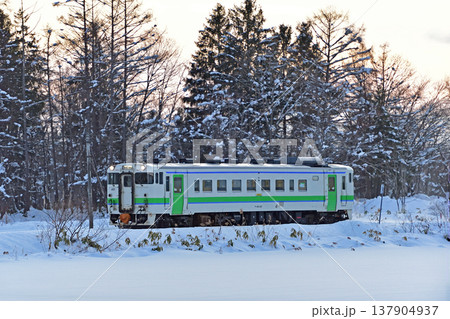 札沼線 豊ヶ岡-石狩月形 JR北海道 キハ40-402(苗穂) 札沼線 豊ヶ岡-石狩月形 JR北海道 キハ40-402(苗穂) 137904937