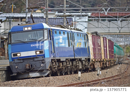中央本線　上野原　JR貨物　EH200-24（高崎） 137905771