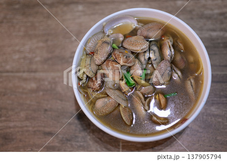 Lala Noodles with Clams in Savory Broth Malaysian Seafood Cuisine 137905794