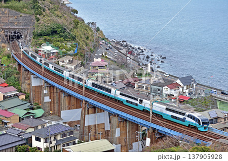 東海道本線　早川－根府川　JR東日本　251系（大宮）　スーパービュー踊り子 137905928