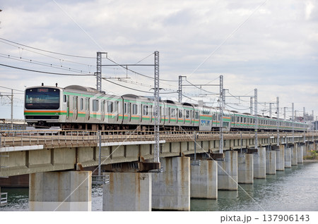 東海道本線　茅ヶ崎－平塚　JR東日本　E231系1000番台　K-38編成（国府津） 137906143
