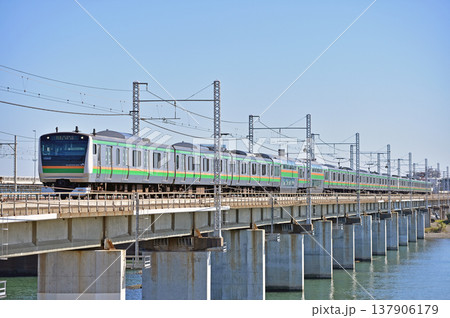 東海道本線　茅ヶ崎－平塚　JR東日本　E233系3000番台　U620編成（小山） 137906179