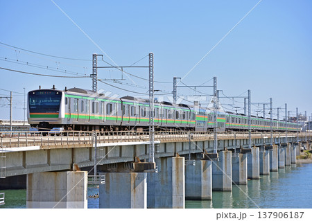 東海道本線　茅ヶ崎－平塚　JR東日本　E233系3000番台　E-03編成（国府津） 137906187