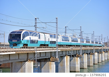 東海道本線　茅ヶ崎－平塚　JR東日本　251系　RE-2編成（大宮）　スーパービュー踊り子 137906201