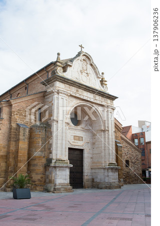 Beautiful facade with entrance to Santa Maria del Azogue, Benavente, Zamora, Spain Beautiful facade with entrance to Santa Maria del Azogue, Benavente, Zamora, Spain 137906236