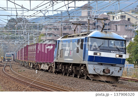 東海道本線　真鶴　JR貨物　EF210-148（岡山） 137906320