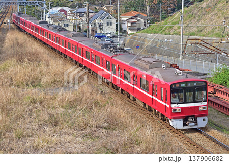 京急久里浜線　京急長沢－YRP野比　京急　1500形　1730編成 137906682
