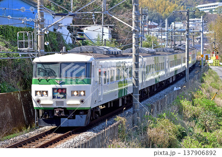 伊東線 伊豆多賀-網代 JR東日本 185系 A8編成(大宮) 踊り子 伊東線 伊豆多賀-網代 JR東日本 185系 A8編成(大宮) 踊り子 137906892