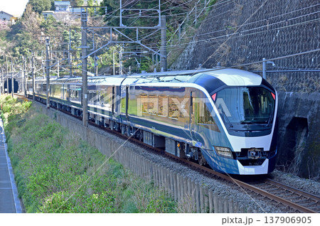 伊東線　網代－伊豆多賀　JR東日本　E261系　RS1編成（大宮）　サフィール踊り子 137906905