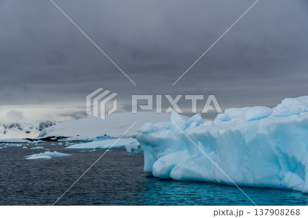 A Patch of Antarctic ice 137908268
