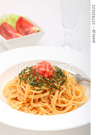 美味しそうな明太子パスタ 美味しそうな明太子パスタ 137910222