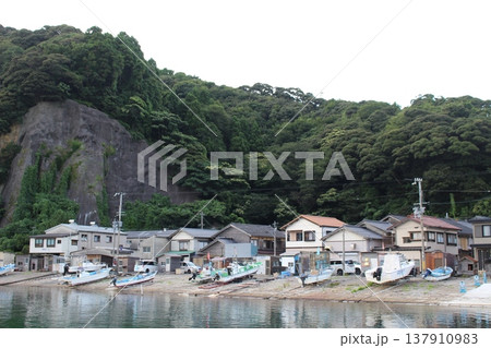 停泊する漁船 香住漁港 兵庫県 日本海 停泊する漁船 香住漁港 兵庫県 日本海 137910983