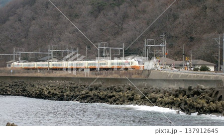 日本海と特急いなほ 日本海と特急いなほ 137912645