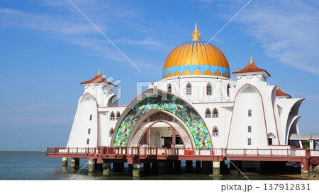 マラッカ 水上モスク マラッカ 水上モスク 137912831