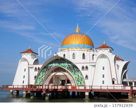 マラッカ 水上モスク マラッカ 水上モスク 137912839