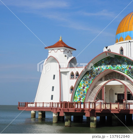 マラッカ 水上モスク 137912840