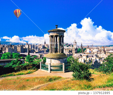 エジンバラのカールトンヒルの絶景 137912895